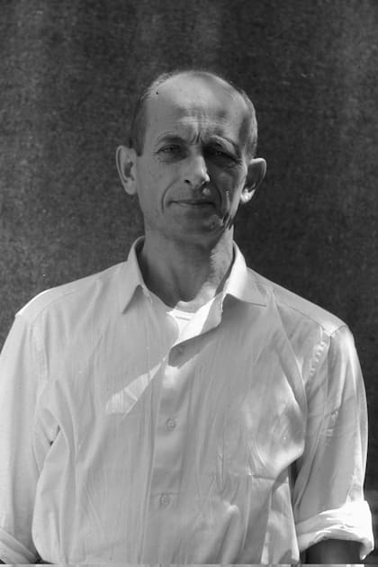 Adolf Eichmann poco después de ser detenido en Buenos Aires por agentes secretos del Mossad