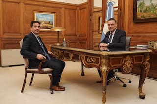 El Gobierno dice que investigará las compras personales de Adorni a través de empleados de la Casa Rosada