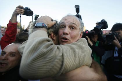 Alejandro Sabella y el festejo de un campeonato local con Estudiantes; con el Pincha ganaría también la Copa Libertadores en 2009, ante Cruzeiro, en Belo Horizonte