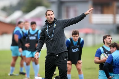 Álvaro Galindo, head coach de los Pumitas, perdió a Benjamín Elizalde por una lesión
