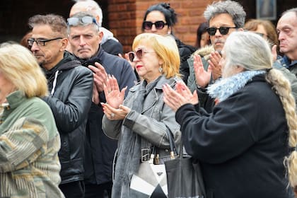 Ana Acosta se sumó al aplauso final para una actriz que brilló en cine televisión y teatro