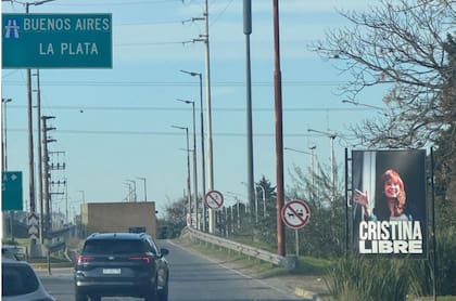 Carles en la autopista Buenos Aires-La Plata de "Cristina libre"
