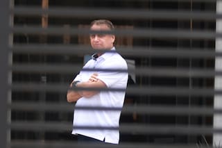Conteo de armas lleva a un nuevo registro en la casa de Bolsonaro en Brasil; no hay incautaciones