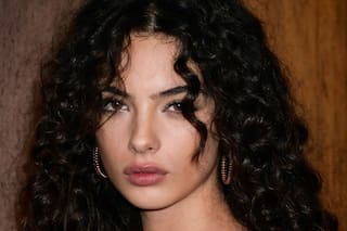 Deva Cassel, la hija modelo de una famosa actriz que cautivó en la Semana de la Moda de París