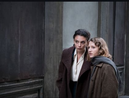 Dirigida por la cineasta Laura Luchetti, Deva protagonizó La belle estate (The beautiful summer), una película basada en la novela homónima de Cesare Pavese. "Fue una de las experiencias más asombrosas, ingeniosas, divertidas, profundas y enriquecedoras de la vida", dijo Deva, quien protagoniza a Amelia. Para el estreno, en el Palazzo delle Esposizioni de Roma, llevó una camisa blanca y falda azul marino con un corsé ceñido que causó sensación.