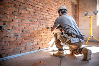 Cuánto cobran albañiles, oficiales y ayudantes de la construcción en abril