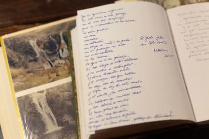 Durante años, los amigos que llegaron al campo dejaron sus recuerdos escritos en varios libros, incluso escribieron poemas inspirados en estas tierras