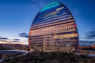 El BBVA y el expresidente del banco español serán juzgados por encargos ilegales a un policía