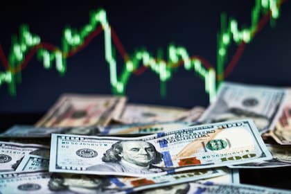El dólar arrancó julio al alza tas la fuerte suba que acumuló el mes anterior