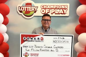 Jugó la fecha de cumpleaños de sus hijos en Powerball y se volvió millonario