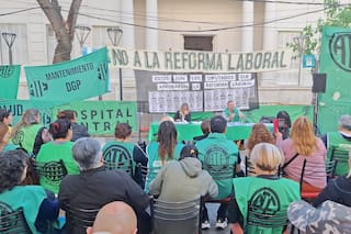 Aumentaron un 40% los sueldos del gobernador, el gabinete y los legisladores, y hay quejas de estatales