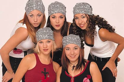 El grupo Bandana, con el accesorio que, como todo clásico, volvió a reinventarse
