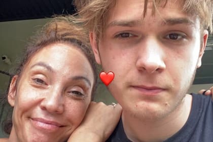 El hijo de Ernestina Pais compartió una dulce foto para despedir a su madre (Foto: Instagram @benicioguyot)