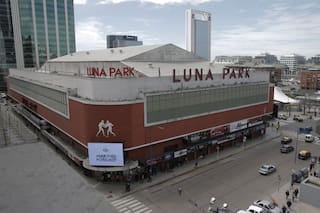Apelan la resolución de la jueza que habilitó la demolición del histórico Luna Park, pese a estar protegido