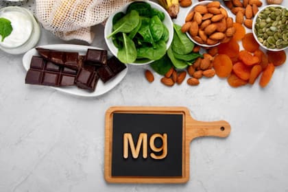 El magnesio es un mineral necesario para múltiples funciones del organismo, entre ellas, la producción de energía celular (Foto: iStock)