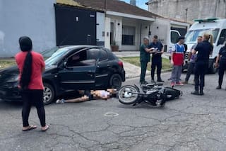 El momento en el que un policía porteño abatió en el conurbano a una pareja de motochorros