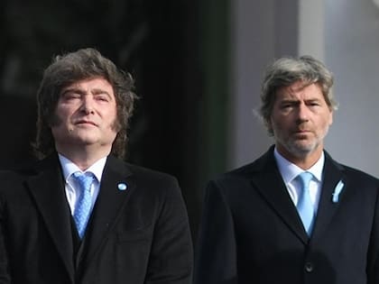 El presidente Javier Milei y el ministro de Justicia, Juan Bautista Mahiques