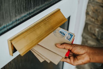 Entre los aspectos que serán examinados figuran requisitos considerados anticuados, como el envío de documentos por correo postal o fax