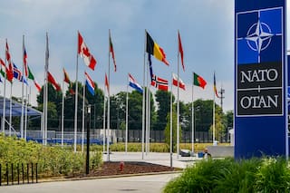 Erdogan regala pistolas a líderes en la cumbre de la OTAN, según primer ministro de Reino Unido