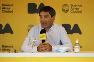 Quirós marcó las dos determinantes de la epidemia de dengue y explicó por qué las guardias están llenas