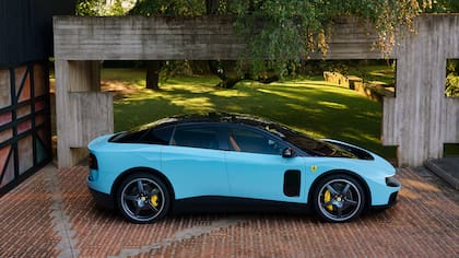 Ferrari negó obligar a sus clientes a comprar el Luce para acceder a otras unidades