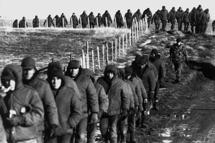 La rendición argentina en la guerra de Malvinas (1982)