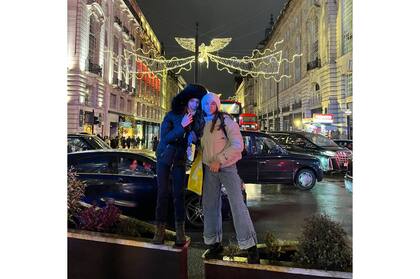 Jaz adora Londres, aunque la ve poco a la luz del día. En su rutina, ella se levanta antes de que salga el sol y termina su jornada cuando las luces de las calles se encienden.
