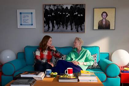 Julianne Moore y Tilda Swinton en La habitación de al lado, lo nuevo de Pedro Almodóvar