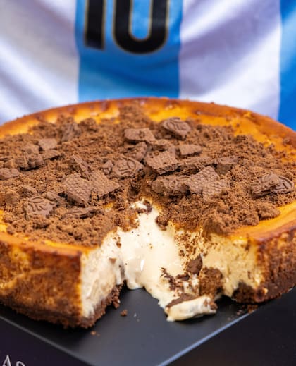 La casa de pastelería Joaquín Vasco lanzó para el Mundial una edición especial que fusiona la tarta vasca con la chocotorta