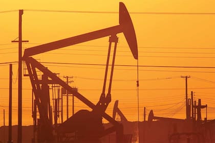 La administracón Trump logró que el precio de la gasolina superara los 4 dólares por galón, que es el número fatídico que indicaría, según la tradición, la derrota de cualquier oficialismo