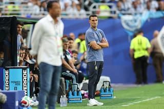 Scaloni admitió que "el partido estaba feo" y que la selección debe "defenderse como gato panza arriba"