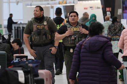 El sistema Secure Flight fue utilizado ahora como una herramienta para localizar a infractores de leyes migratorias