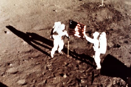 Enrique Ernesto Febbraro quedó impactado por la llegada del hombre a la Luna y vio en reflejado en este acontecimiento un símbolo de unión y amistad entre los pueblos