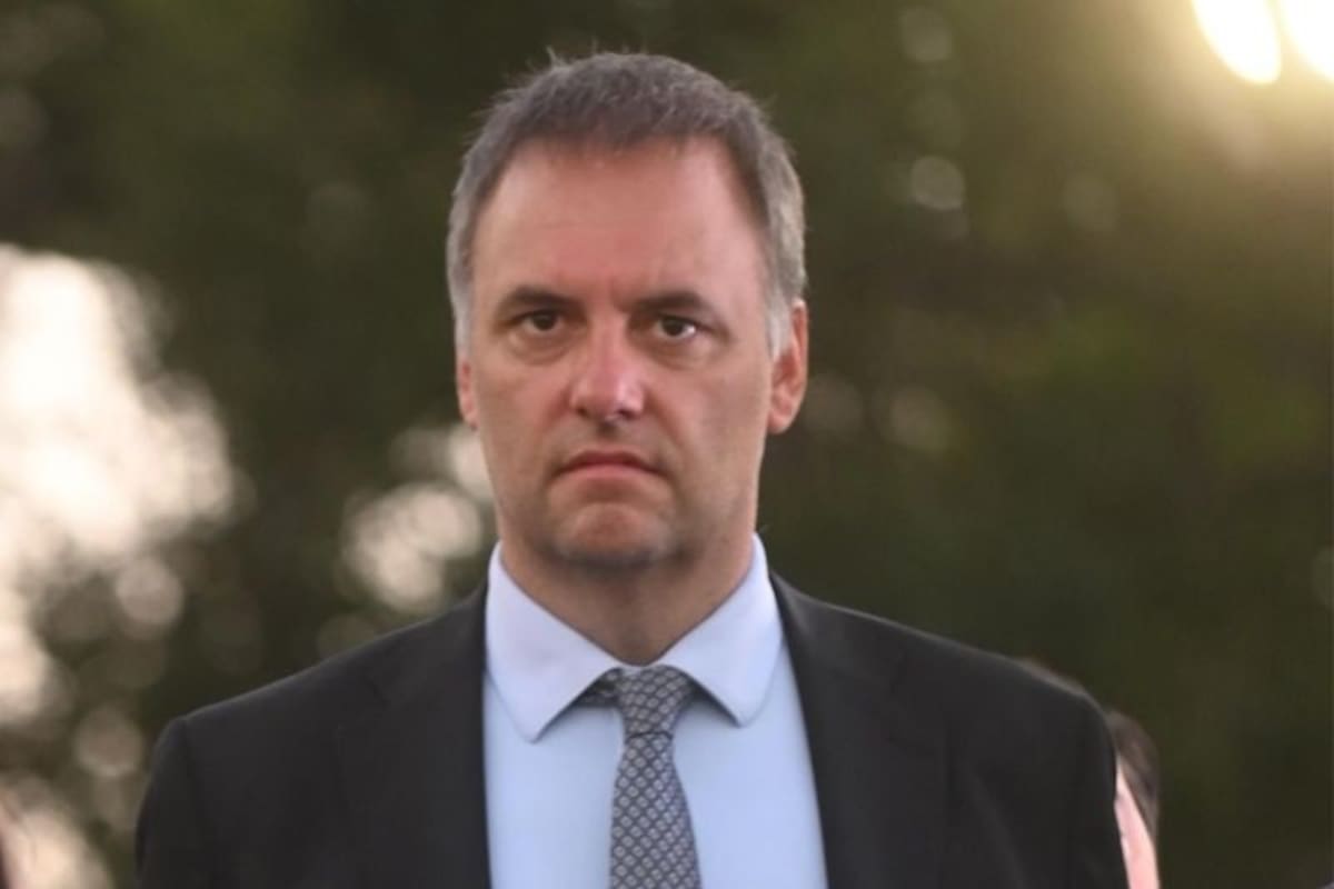 Manuel Adorni se desempeña como uno de los principales representantes del Estado nacional en YPF