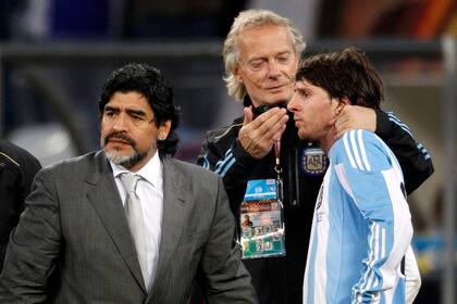 Maradona, Signorini y Messi en Sudáfrica 2010