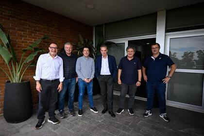 Pichetto el viernes en Malvinas Argentinas, junto al intendente kirchnerista Leonardo Nardini y otros dirigentes como Emilio Monzó y Carlos Kikuchi
