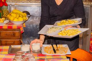 “Come pasta, esquía rápido”: los Juegos de Invierno son un show de carbohidratos manejado por expertos