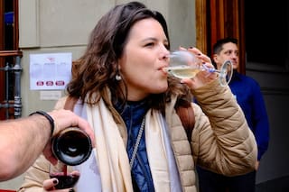 Cómo funciona el recorrido de vinos por bares, restaurantes y vinotecas de San Telmo