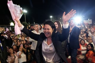 Sánchez reconoce derrota días después de que Fujimori fuera proclamada presidenta de Perú