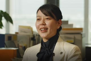 La polémica de la primera alcaldesa en Japón que se toma una licencia por maternidad