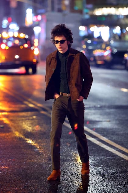Timothée Chalamet, como Bob Dylan, en "Un completo desconocido"