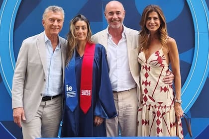 Tini (como le dicen) junto a su padre,
el empresario belga, Bruno Barbier, Mauricio y
Juliana en Madrid