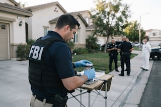 El curioso caso del joven investigado por experimento químico en un vecindario de California